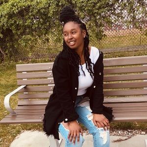 Meet your Posher, Naisha